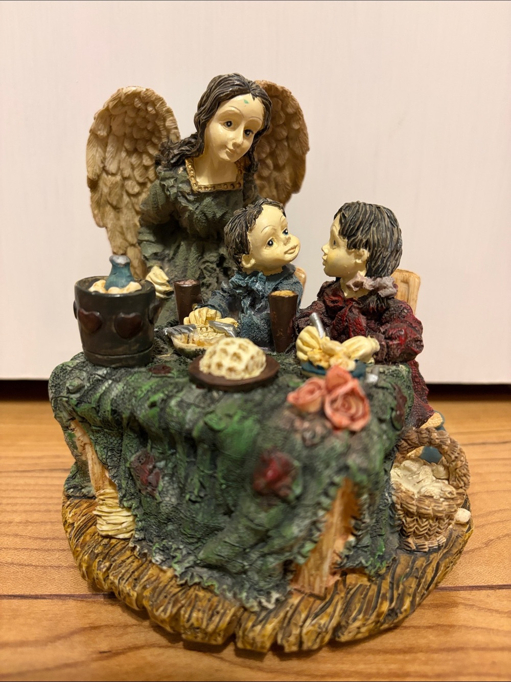 Boyd’s collection music box “Wind beneath my wings” folkstone angel collection